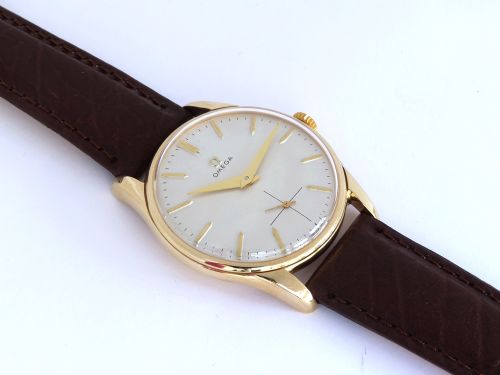 fig 3. SUPERB SOLID 9CT GOLD OMEGA CALIBRE 268 MENS VINTAGE WATCH C1963