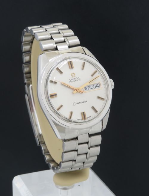 fig 1. OMEGA SEAMASTER DAYDATE CALIBTRE 752 WITH ORIGINAL BRACELET C1969
