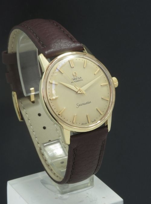 fig 4. STUNNING SOLID 18CT 18K OMEGA SEAMASTER AUTOMATIC REFERENCE 165.001 MENS VINTAGE WATCH C1966