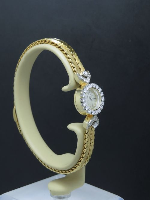 fig 2. GORGEOUS SOLID 18CT 18K GOLD AND DIAMOND JAEGER-LECOULTRE BACKWINDER LADIES COCKTAIL WATCH BOX AND PAPERS C1968