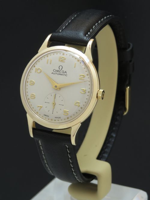 Small Solid 9ct Gold Omega Bumper Automatic Mens Vintage Watch C1950