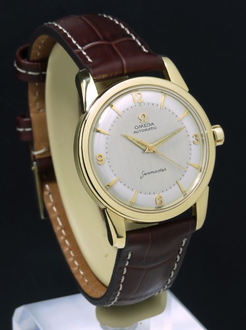 fig 2. RARE SOLID 18CT 18K OMEGA SEAMASTER BUMPER MARK 1 MENS VINTAGE WATCH C1954