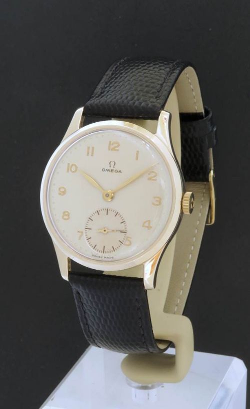 fig 2. INCREDIBLE ORIGINAL SOLID 9CT OMEGA 30T2 MENS VINTAGE WATCH C1947