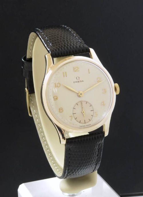 fig 4. INCREDIBLE ORIGINAL SOLID 9CT OMEGA 30T2 MENS VINTAGE WATCH C1947