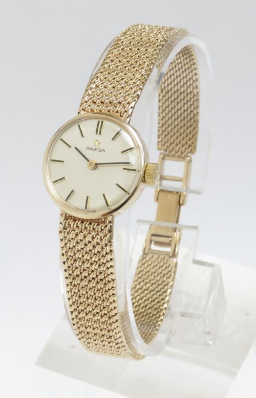 Wonderful Solid 9ct Gold Omega Ladies Cocktail Watch C1966