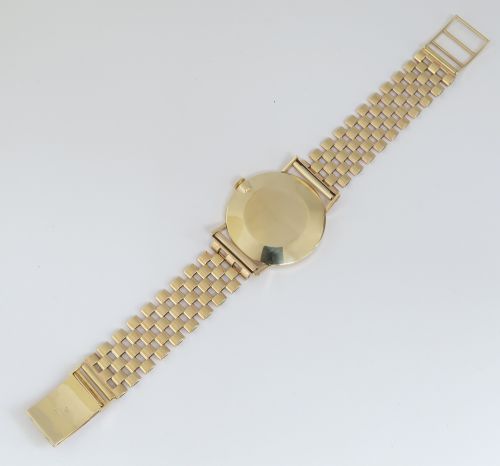 fig 4. .SOLID 9CT GOLD LONGINES CALIBRE 19.4 ON A SOLID 9CT GOLD BRACELET MENS VINTAGE WATCH C1960
