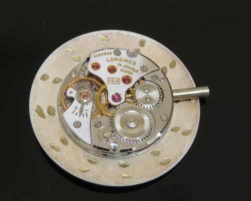 fig 5. .SOLID 9CT GOLD LONGINES CALIBRE 19.4 ON A SOLID 9CT GOLD BRACELET MENS VINTAGE WATCH C1960