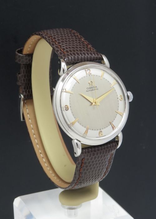 fig 2. OMEGA TWO TONE DIAL BUMPER AUTOMATIC MENS VINTAGE WATCH C1951