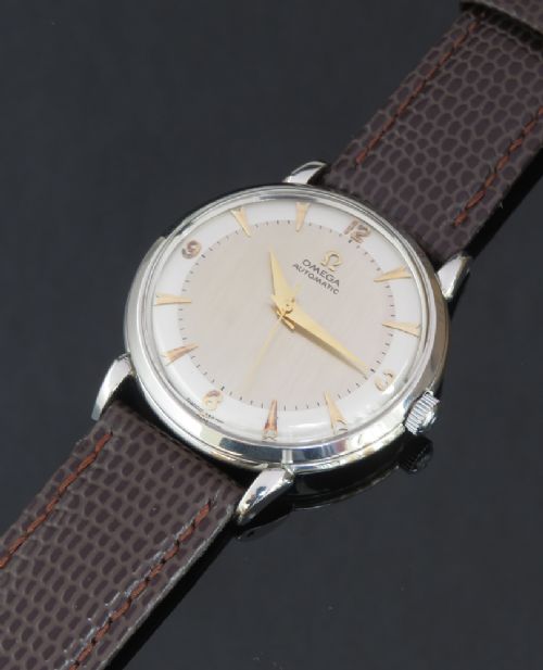 fig 3. OMEGA TWO TONE DIAL BUMPER AUTOMATIC MENS VINTAGE WATCH C1951