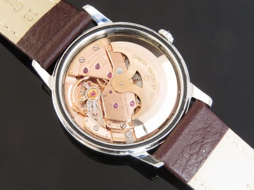 fig 4. Omega Seamaster Automatic Calendar Calibre 562 Mens Vintage Watch c1965