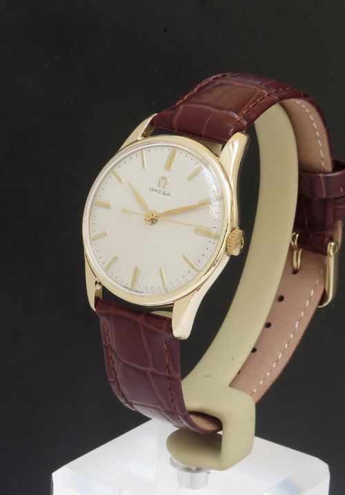 fig 1. Solid 9ct Omega Calibre 286 1963