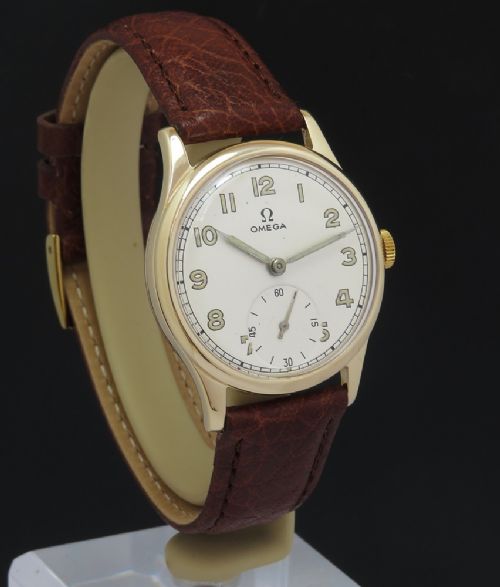 fig 1. Solid 9ct Gold Omega 30T2 c1945-46