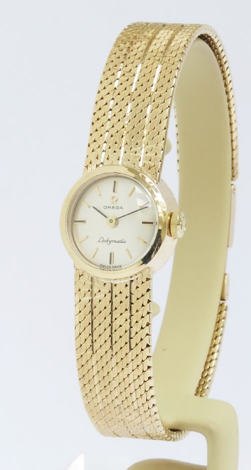 Stunning Solid 9ct Gold Omega Ladymatic with Box C1963