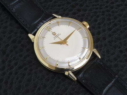 fig 7. Solid 18ct Gold Omega Tresor Bumper Automatic c1954