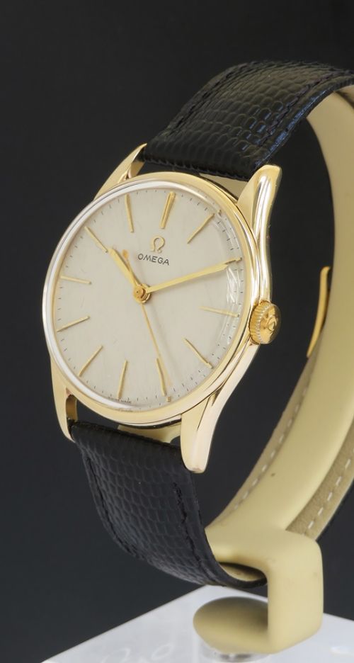 fig 1. Solid 9ct Gold Omega 30T2 Calibre 286 c1966