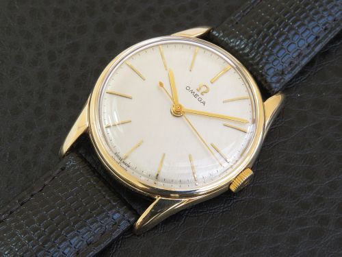 fig 3. Solid 9ct Gold Omega 30T2 Calibre 286 c1966