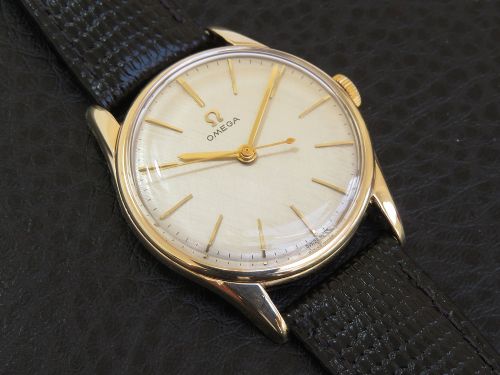 fig 4. Solid 9ct Gold Omega 30T2 Calibre 286 c1966