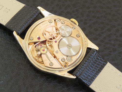 fig 6. Solid 9ct Gold Omega 30T2 Calibre 286 c1966