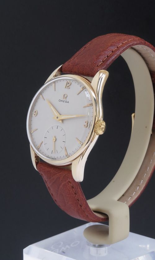 fig 1. Solid 9ct Gold Omega Calibre 267 c1960