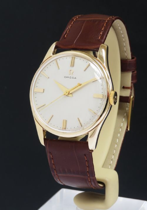 Classic Solid 9ct Gold Omega Calibre 286 C1963