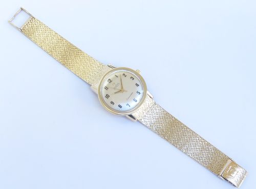 fig 6. Solid 9ct Gold Omega Seamaster Automatic With Box c1966