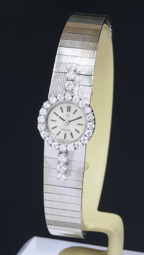 Beautiful Solid 18ct White Gold and Diamonds Omega Ladies Watch C1966