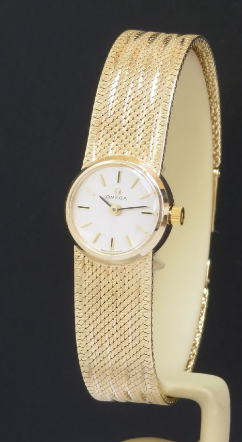 Beautiful Mint Condition Solid 9ct Gold Omega La Flame Ladies Watch C1967