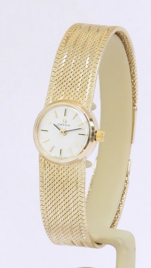 fig 1. Beautiful Mint Condition Solid 9ct Gold Omega La Flame Ladies Watch c1967