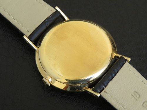 fig 2. Solid 18ct Gold Universal Geneve Microrotor Automatic c19