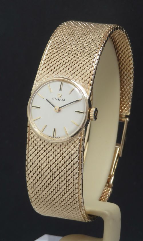 Beautiful Solid 9ct Gold Omega Ladies Watch C1966