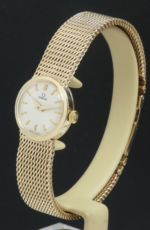 fig 1. Solid 9ct Gold Omega Ladies Watch c1961