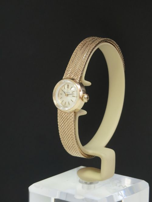fig 2. Beautiful Solid 9ct Gold Omega Sapphette La Flame Cocktail Watch c1965