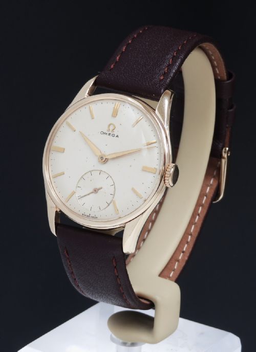 Solid 9ct Gold Omega Calibre 267 with Retailers Box C1959