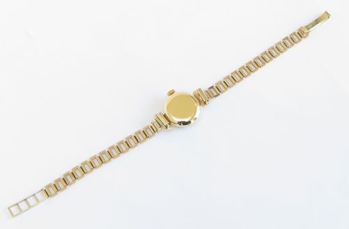 fig 4. Solid 9ct Gold Rolex Tudor Royal Cocktail Watch c1965