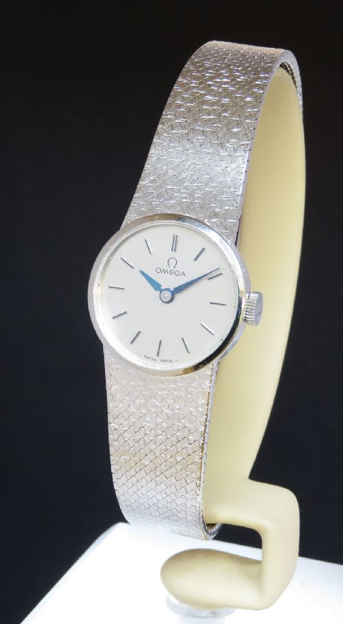 Wonderful Solid 9ct White Gold Ladies Cocktail Watch C1969