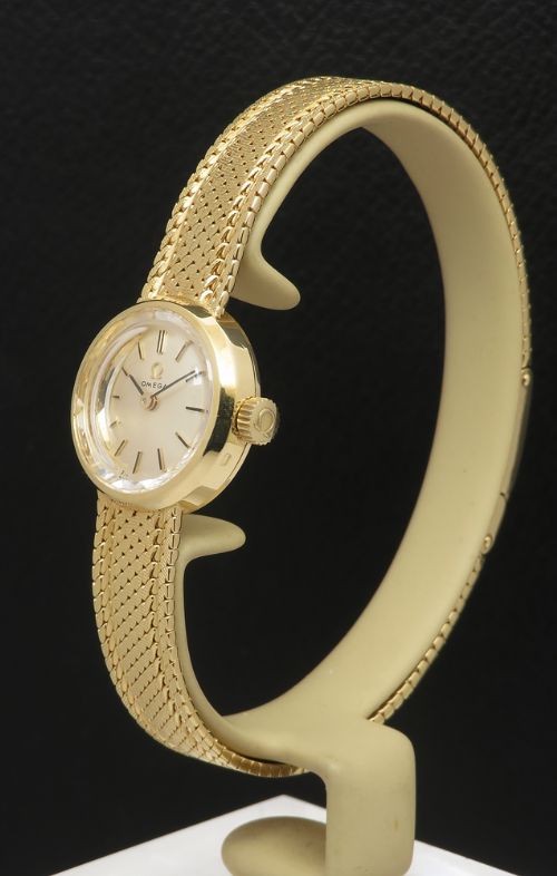 fig 1. Mint Solid 18ct Gold Omega Sapphette c1969 with Boxes and Papers