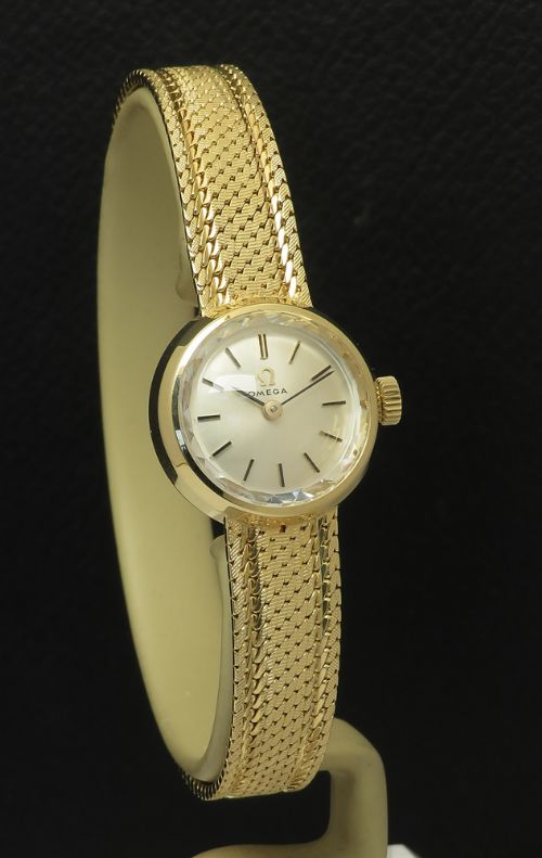 fig 2. Mint Solid 18ct Gold Omega Sapphette c1969 with Boxes and Papers