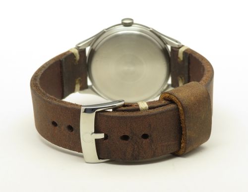 fig 4. Early Omega Military Style Automatic Bumper c1944