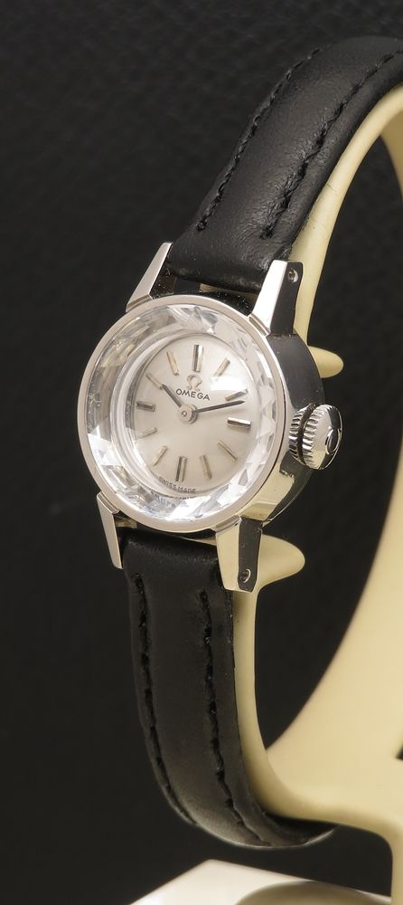 fig 1. Near Mint Omega Sapphette Ladies Watch c1964