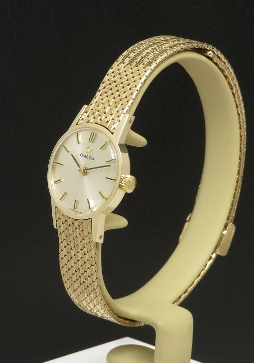fig 3. Mint with boxes and papers Solid 9ct Gold Ladies Omega Watch c1967