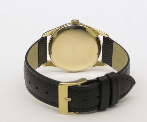 fig 4. Solid 9ct Gold Omega Calibre 267 c1960
