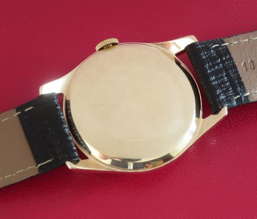fig 4. Solid 9ct Gold Omega Calibre 285 c1960
