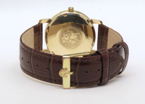 fig 4. Near Mint Heavy solid 9ct gold Omega Seamaster Automatic box and papers 1965