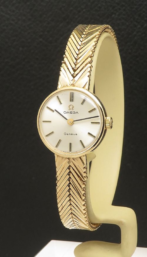Solid 9ct Gold Ladies Omega Geneve from 1963