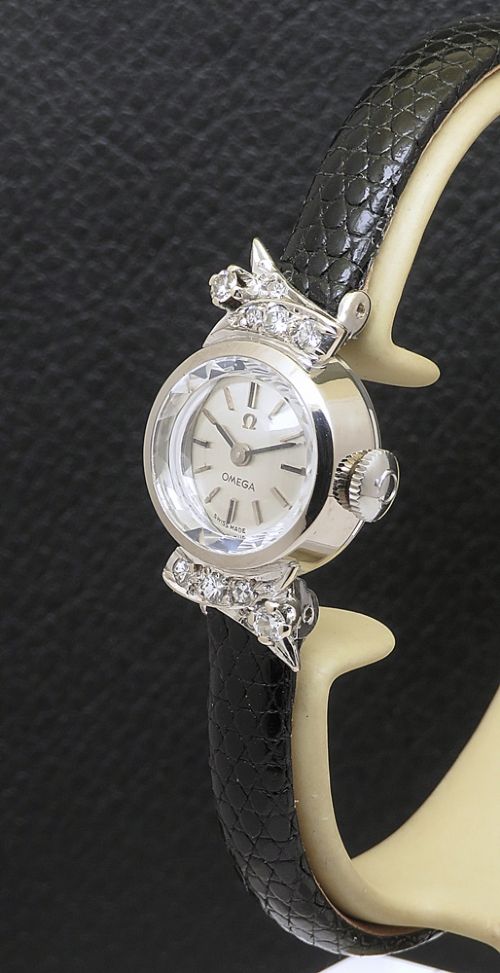 MINT WITH BOX ALL ORIGINAL 18CT WHITE GOLD AND DIAMONDS OMEGA COCKTAIL WATCH FROM 1960 - ADDITIONAL PHOTO 2