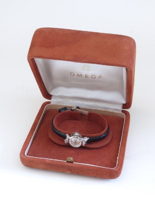 MINT WITH BOX ALL ORIGINAL 18CT WHITE GOLD AND DIAMONDS OMEGA COCKTAIL WATCH FROM 1960 - ADDITIONAL PHOTO 9