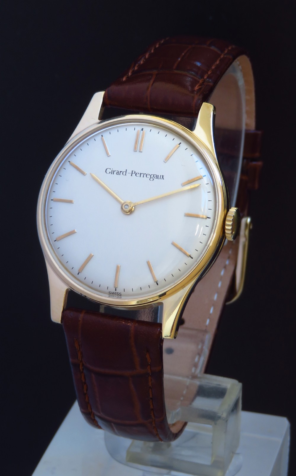 SOLID 9CT GOLD GIRARD PERREGAUX MID SIZE MENS VINTAGE WATCH C1961