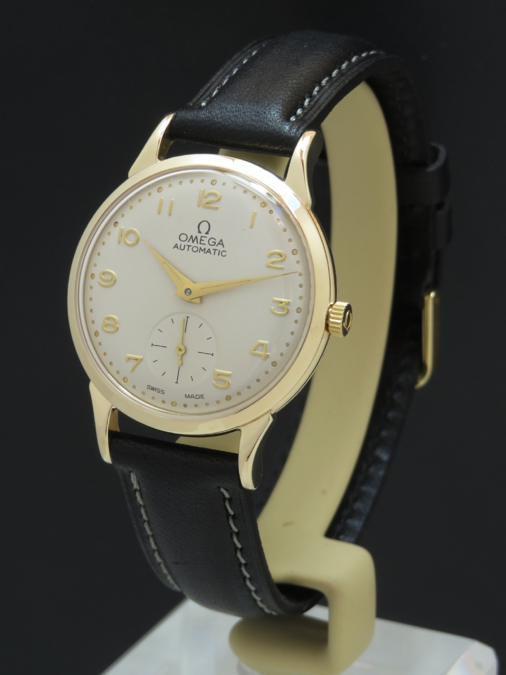 SMALL SOLID 9CT GOLD OMEGA BUMPER AUTOMATIC MENS VINTAGE WATCH C1950