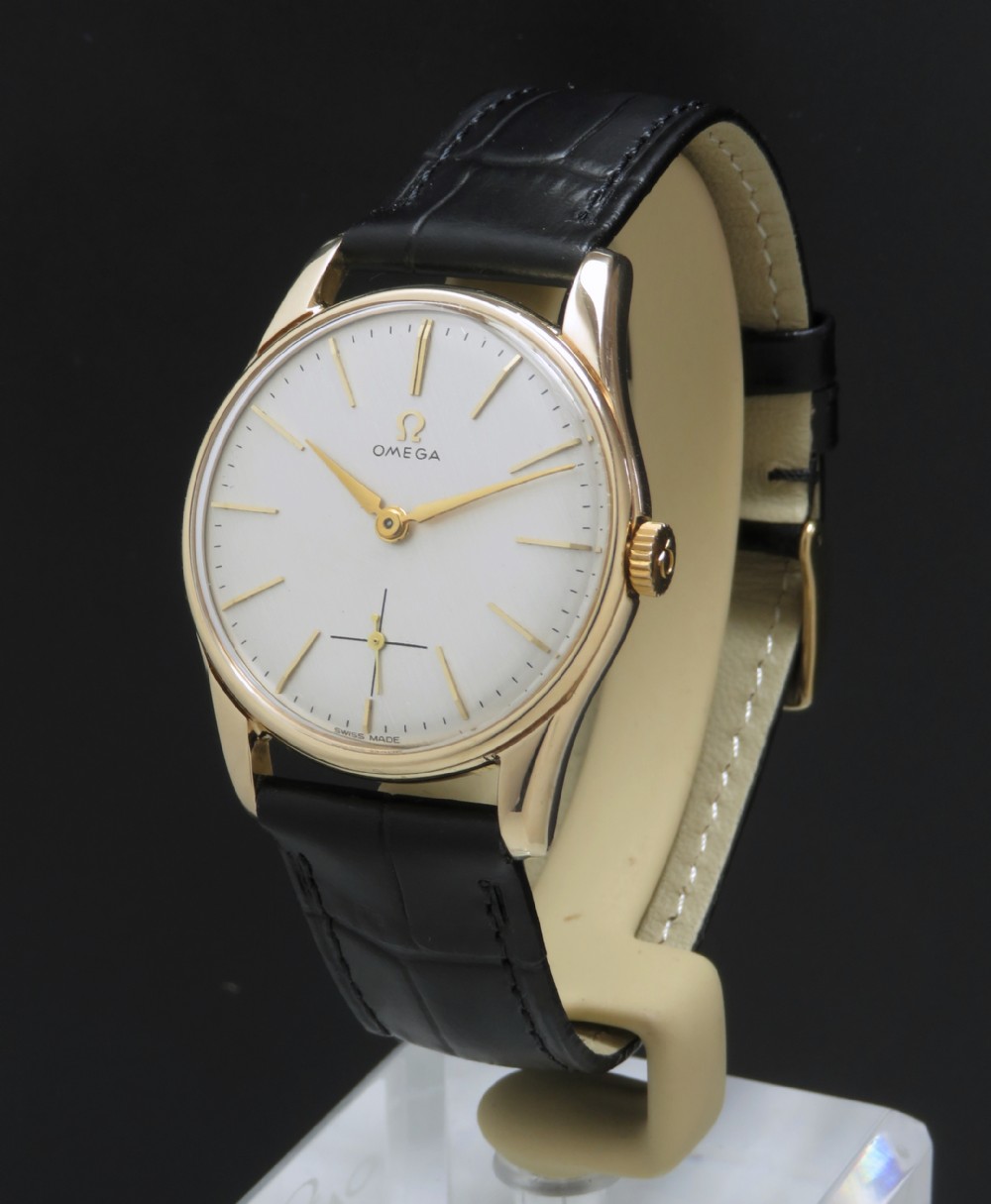 SOLID 9CT GOLD OMEGA LINEN TEXTURED DIAL CALIBRE 267 MENS VINTAGE WATCH C1961