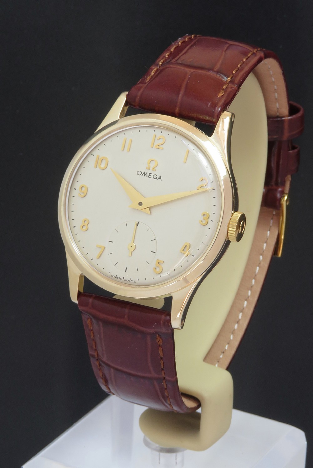 Solid 9ct Gold Omega Calibre 266 c1955
